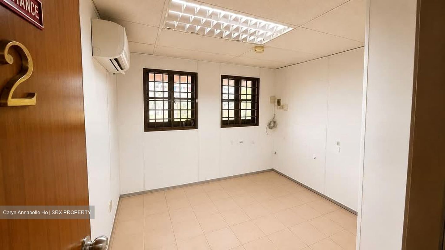 Jurong West Street 92 (D22), Shop House #589671661